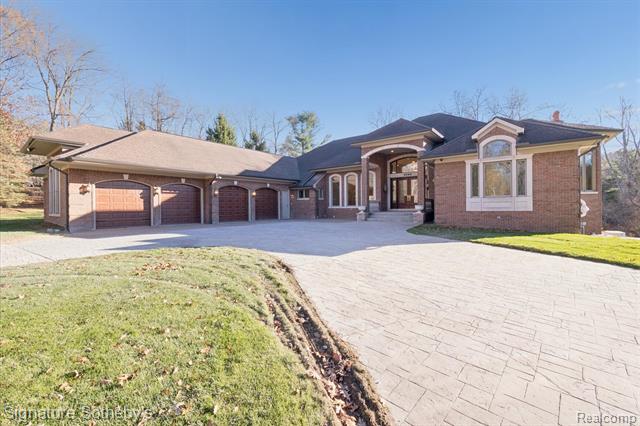 Builiding view sixty seven for 2140 33 Mile, Romeo, MI. 48065