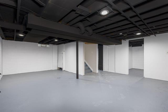 Builiding view sixteen for 21034 Atlantic, Warren, MI. 48091