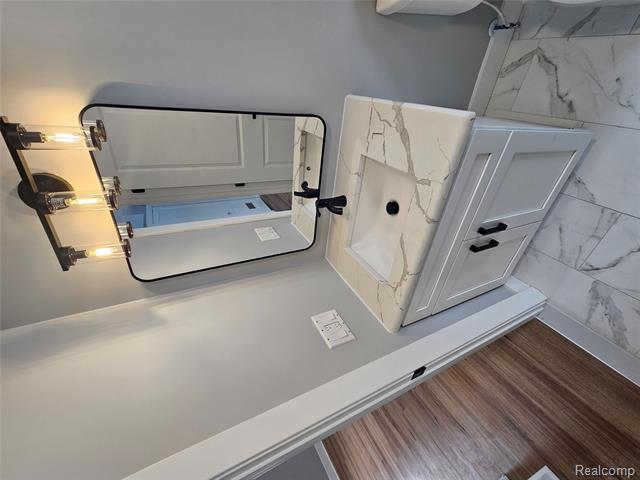 Builiding view eight for 20737 Nummer, Warren, MI. 48089