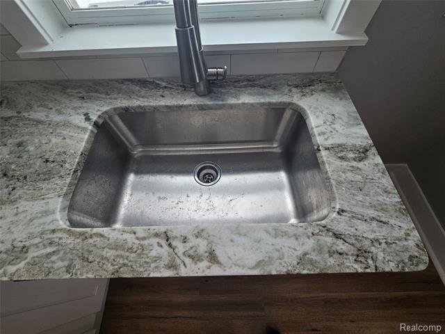 Builiding view six for 20737 Nummer, Warren, MI. 48089