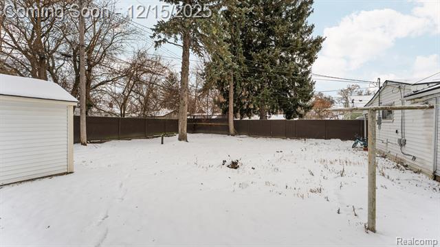 Builiding view thirty two for 8120 Prospect, Warren, MI. 48089