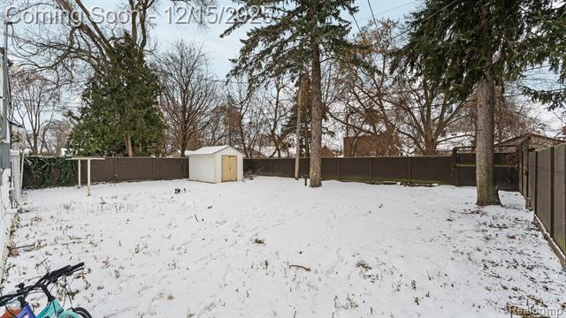 Builiding view twenty nine for 8120 Prospect, Warren, MI. 48089