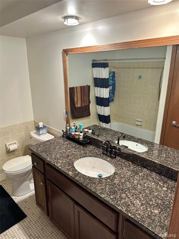 Builiding view nineteen for 19520 Ridgemont, Saint Clair Shores, MI. 48080