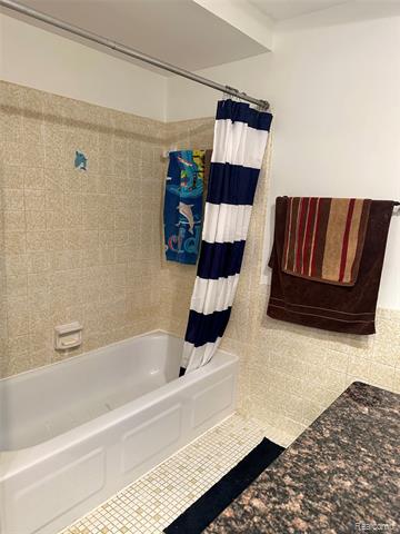 Builiding view seventeen for 19520 Ridgemont, Saint Clair Shores, MI. 48080