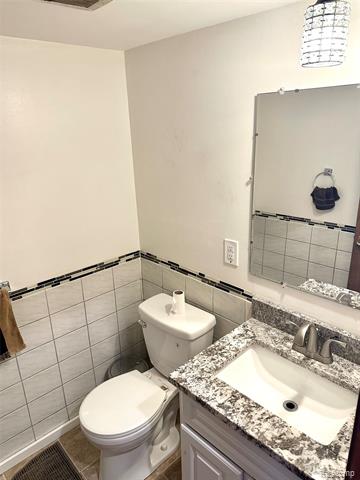 Builiding view six for 19520 Ridgemont, Saint Clair Shores, MI. 48080