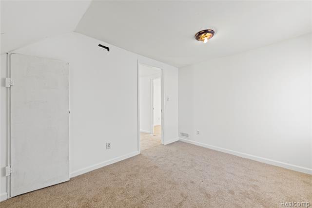 Builiding view nineteen for 7027 Meadow, Warren, MI. 48091