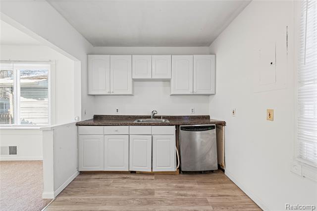 Builiding view twelve for 7027 Meadow, Warren, MI. 48091