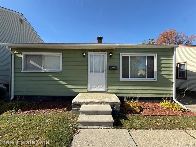 front view for 21811 Cunningham, Warren, Mi. 48091