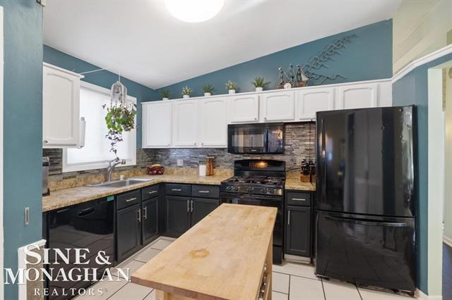 Builiding view fifteen for 22425 Joan, Saint Clair Shores, MI. 48080