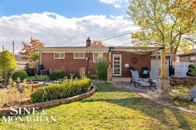 Builiding view forty three for 22425 Joan, Saint Clair Shores, MI. 48080