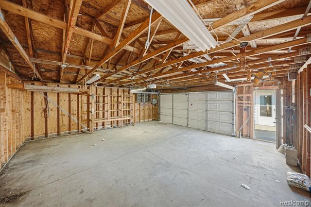 Builiding view nineteen for 14890 Collinson, Eastpointe, MI. 48021