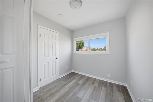 Builiding view ten for 14890 Collinson, Eastpointe, MI. 48021