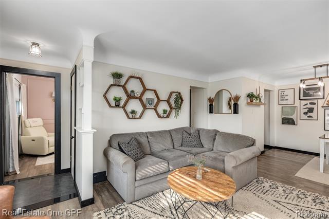 Builiding view four for 21701 Chalon, Saint Clair Shores, MI. 48080