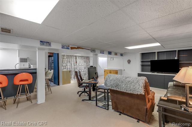 Builiding view nineteen for 21701 Chalon, Saint Clair Shores, MI. 48080