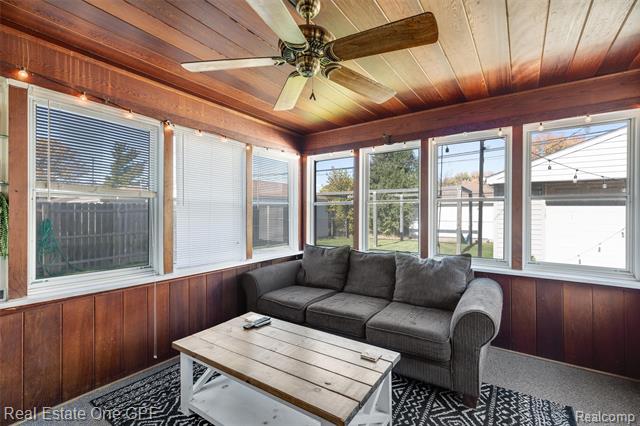 Builiding view seventeen for 21701 Chalon, Saint Clair Shores, MI. 48080