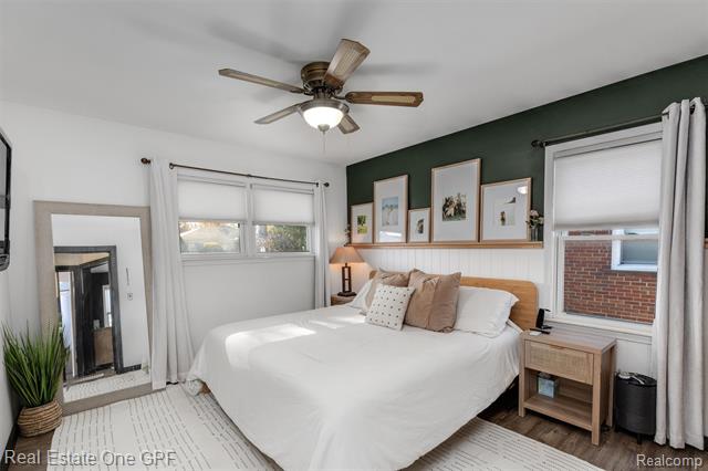 Builiding view twelve for 21701 Chalon, Saint Clair Shores, MI. 48080