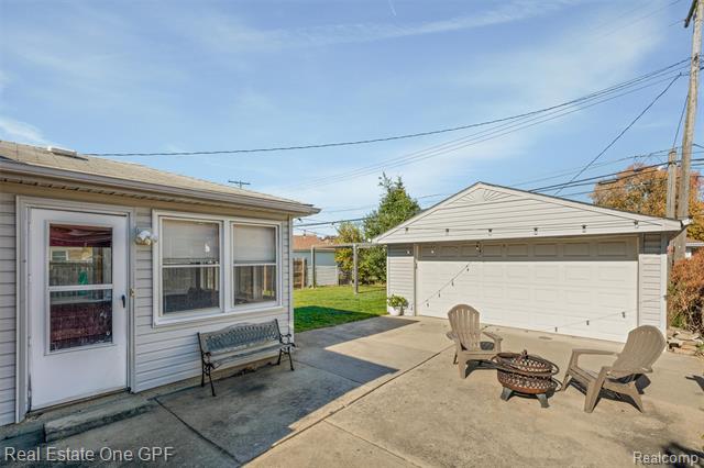 Builiding view twenty four for 21701 Chalon, Saint Clair Shores, MI. 48080