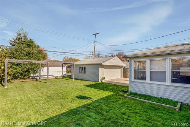 Builiding view twenty six for 21701 Chalon, Saint Clair Shores, MI. 48080