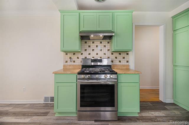 Builiding view nine for 17409 Collinson, Eastpointe, MI. 48021