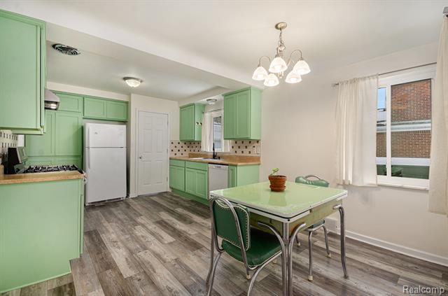 Builiding view three for 17409 Collinson, Eastpointe, MI. 48021