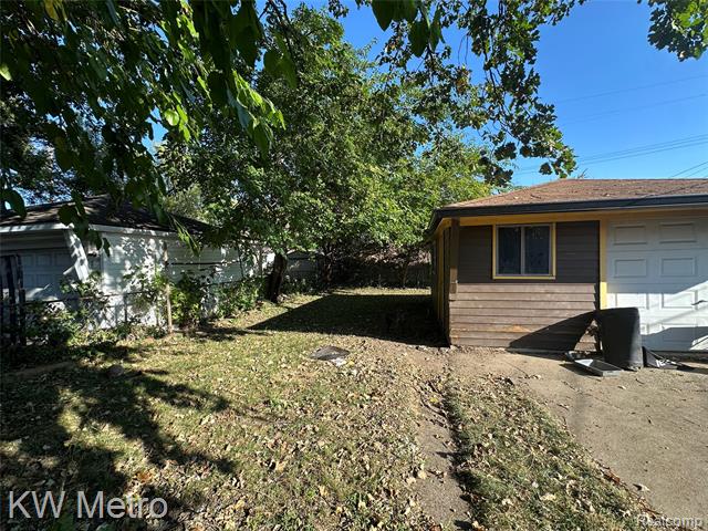 Builiding view seven for 13459 Toepfer, Warren, MI. 48089