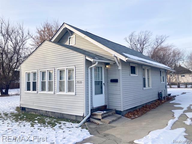 Builiding view one for 7599 Toepfer, Warren, MI. 48091