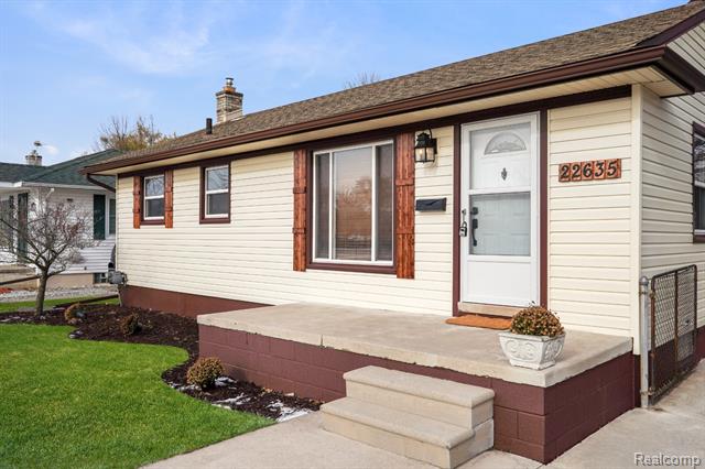 Builiding view thirty two for 22635 California, Saint Clair Shores, MI. 48080