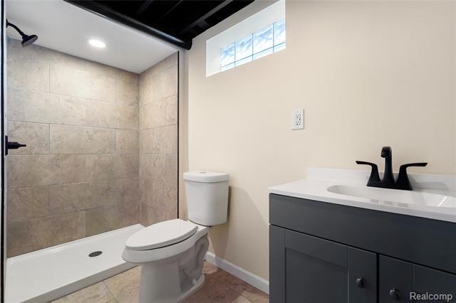 Builiding view twenty four for 22635 California, Saint Clair Shores, MI. 48080