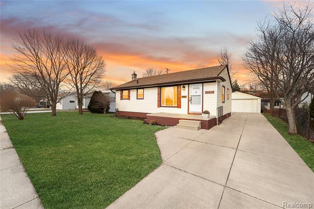 Builiding view twenty nine for 22635 California, Saint Clair Shores, MI. 48080