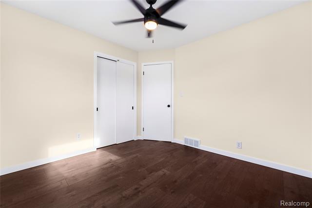 Builiding view twenty one for 22635 California, Saint Clair Shores, MI. 48080