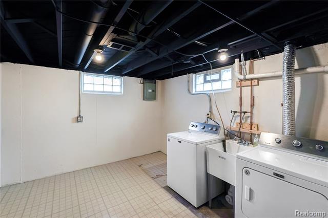 Builiding view twenty seven for 22635 California, Saint Clair Shores, MI. 48080