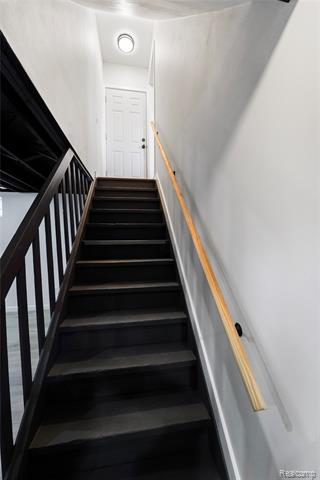 Builiding view twenty two for 22635 California, Saint Clair Shores, MI. 48080