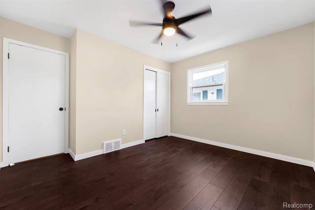 Builiding view twenty for 22635 California, Saint Clair Shores, MI. 48080