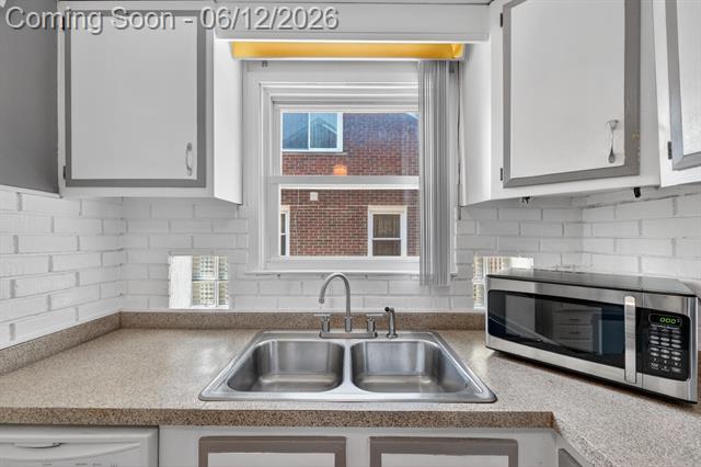 Builiding view eleven for 21500 Redmond, Eastpointe, MI. 48021
