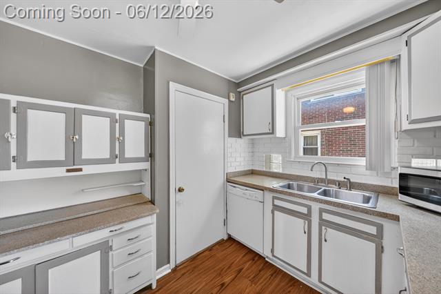 Builiding view ten for 21500 Redmond, Eastpointe, MI. 48021