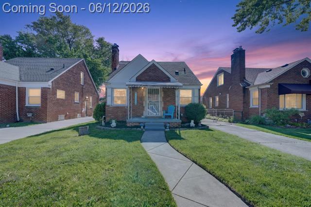 front view for 21500 Redmond, Eastpointe, Mi. 48021