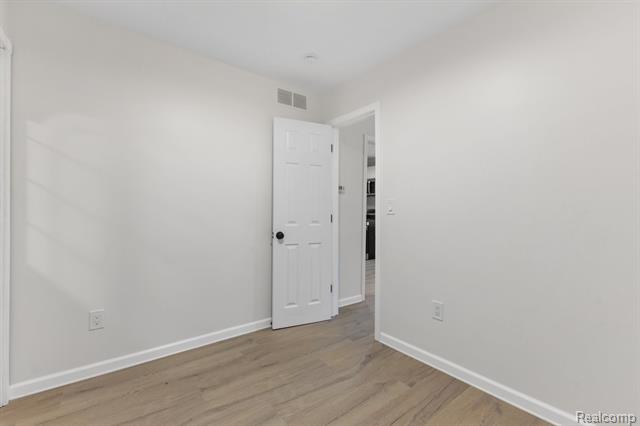 Builiding view fourteen for 21722 Rosedale, Saint Clair Shores, MI. 48080