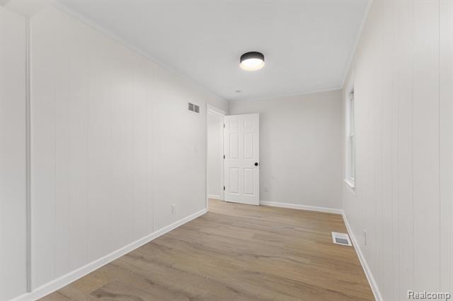 Builiding view seventeen for 21722 Rosedale, Saint Clair Shores, MI. 48080