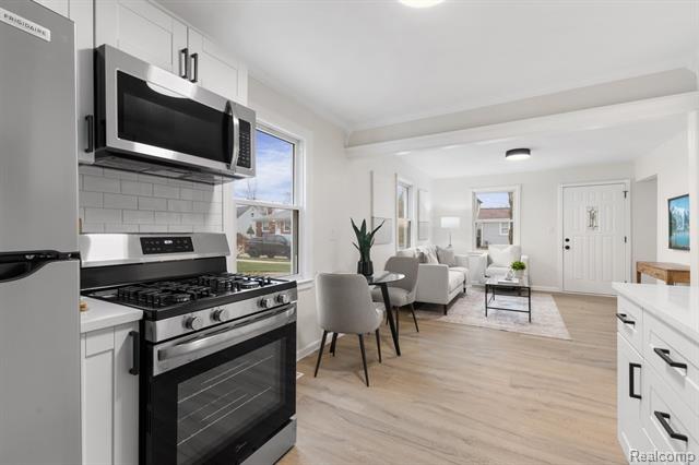 Builiding view twelve for 21722 Rosedale, Saint Clair Shores, MI. 48080