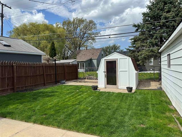 Builiding view forty for 22017 Rosedale, Saint Clair Shores, MI. 48080