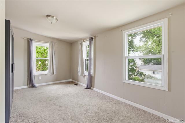 Builiding view eight for 21934 Linwood, Eastpointe, MI. 48021