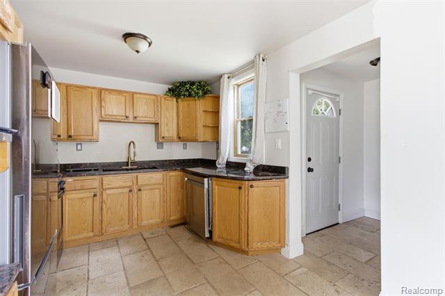 Builiding view five for 21934 Linwood, Eastpointe, MI. 48021