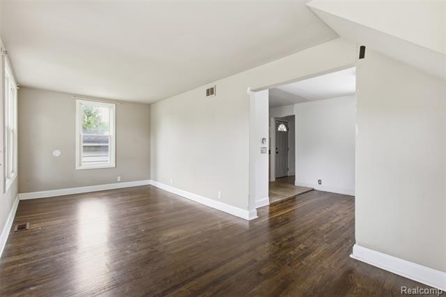 Builiding view six for 21934 Linwood, Eastpointe, MI. 48021