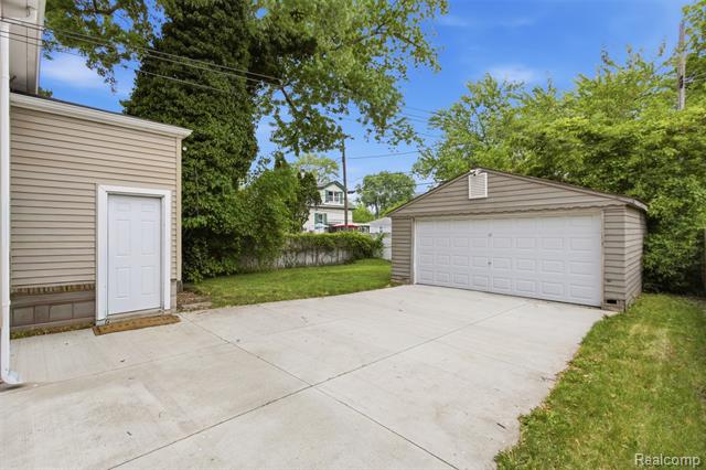 Builiding view thirteen for 21934 Linwood, Eastpointe, MI. 48021