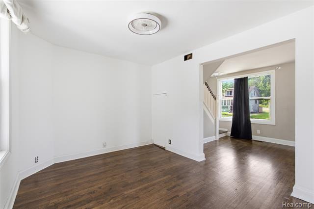 Builiding view three for 21934 Linwood, Eastpointe, MI. 48021
