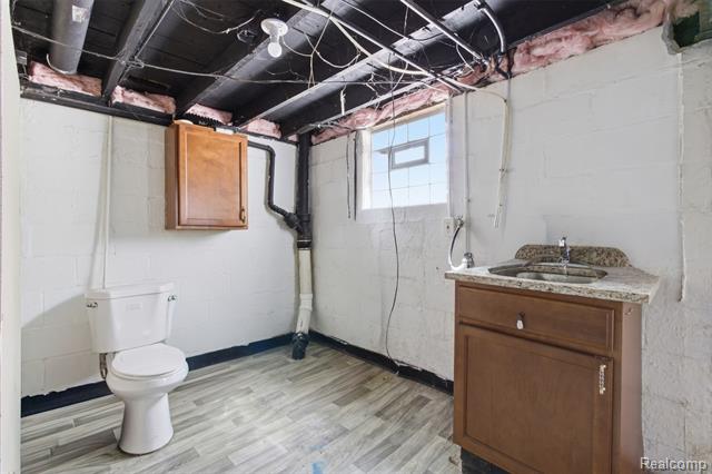 Builiding view twelve for 21934 Linwood, Eastpointe, MI. 48021