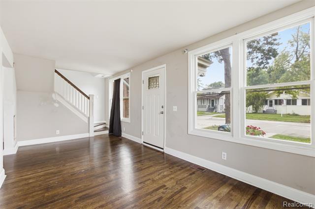 Builiding view two for 21934 Linwood, Eastpointe, MI. 48021