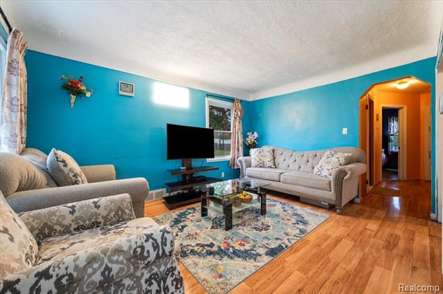 Builiding view five for 2144 Woodruff, Warren, MI. 48091