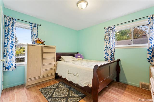 Builiding view sixteen for 2144 Woodruff, Warren, MI. 48091