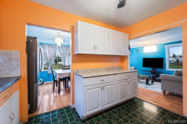 Builiding view ten for 2144 Woodruff, Warren, MI. 48091